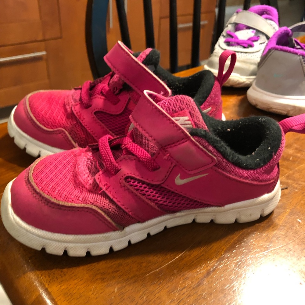 Pink Toddler Nike’s 9C